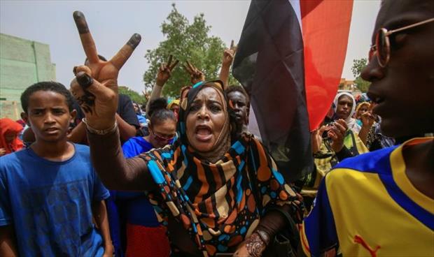 آلاف المتظاهرين في شوارع السودان دفاعًا عن «الثورة»