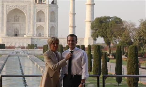 زيارة رومانسية للزوجين ماكرون لتاج محل بالهند