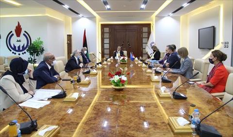 صنع الله يبحث مع وزير الخارجية الألماني العلاقات النفطية المشتركة وجهود حل الأزمة الليبية