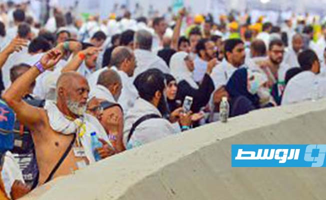حجاج بيت الله الحرام خلال رمي جمرة العقبة الكبرى في مكة المكرمة، 9 يوليو 2022. (واس)
