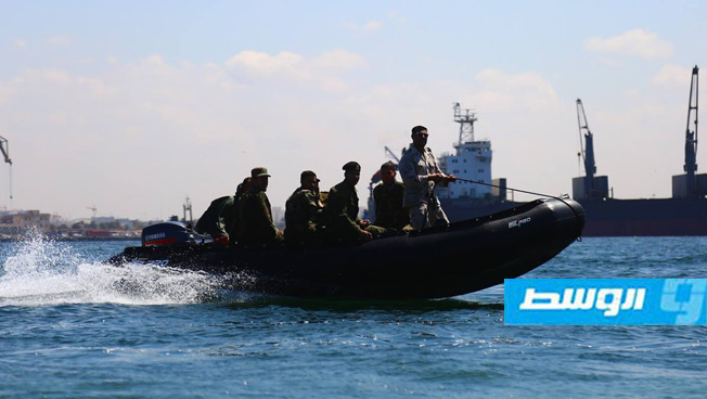 شعبة الإعلام الحربي: القوات الخاصة البحرية وقوات الضفادع البشرية يجريان مناورة عسكرية بالذخيرة الحية