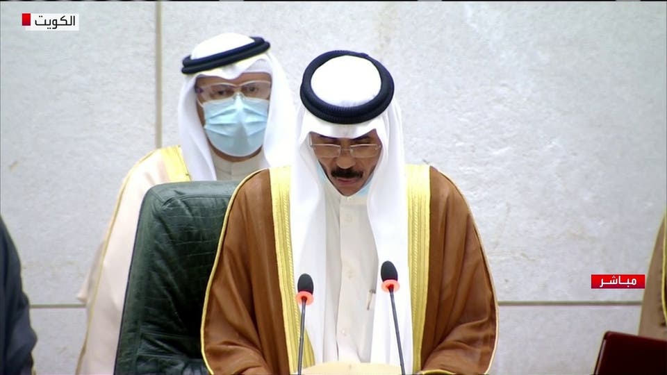 الأمير نواف الأحمد يؤدي اليمين الدستورية أمام مجلس الأمة الكويتي