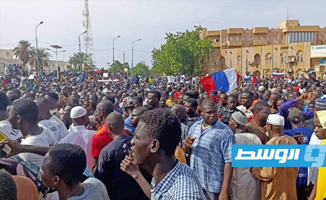 «إيكواس» تعلن حزمة عقوبات على الضالعين بانقلاب النيجر وتطالب بعودة الرئيس المنتخب