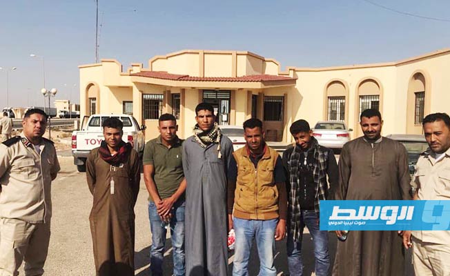 ترحيل 5 مصريين دخلوا ليبيا بطريقة غير شرعية