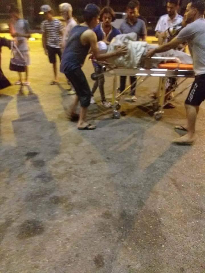 عملية اسعاف الحاج الذي اصيب جراء القصف على مطار معيتيقة فجر الأحد 1- 9- 2019.