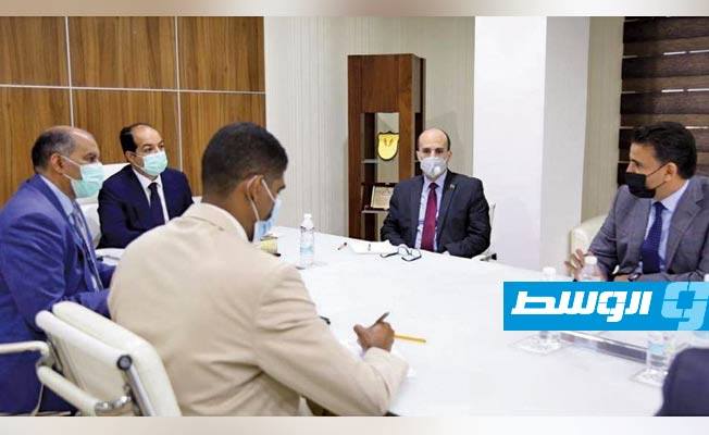 «الرئاسي» يستعرض خطط «دفاع الوفاق» خلال المرحلة الراهنة