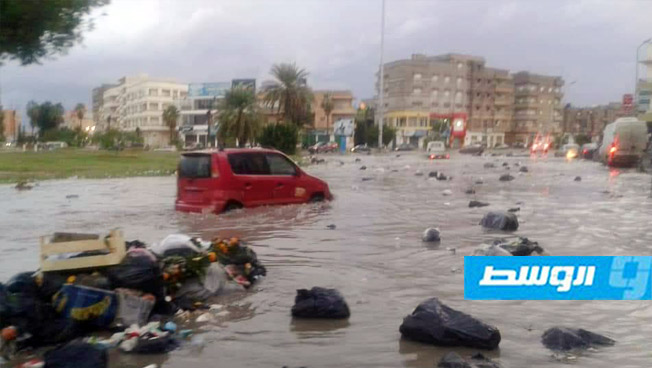 مرور بنغازي يطالب المواطنين بتوخي الحذر في طريق الرجمة