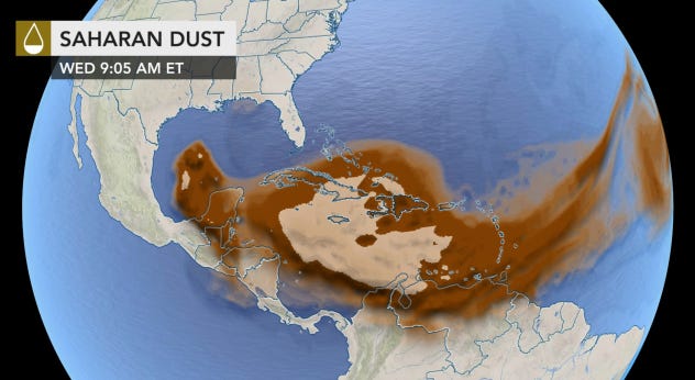 سحابة الغبار الضخمة القادمة من غرب أفريقيا تقترب من أميركا الشمالية. (موقع أكيو وثذر)