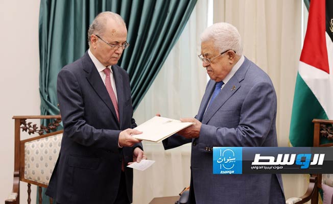 عباس يصادق على تشكيلة الحكومة الفلسطينية الجديدة