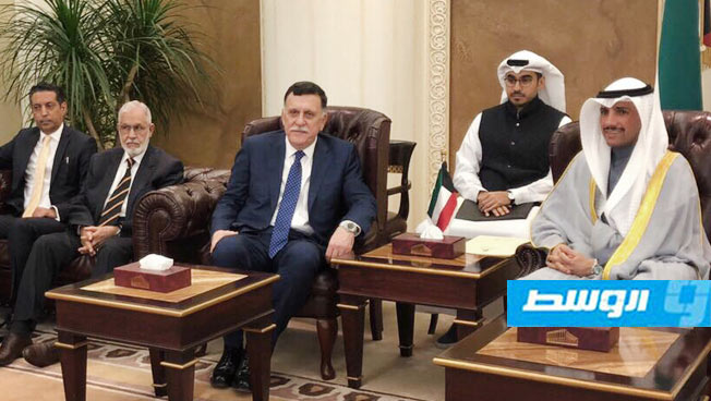 السراج يزور مجلس الأمة الكويتي ويشيد بخبرته التشريعية