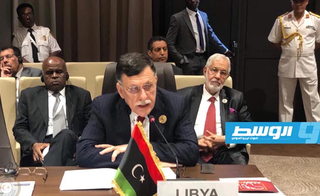في كلمته بقمة النيجر.. السراج يطالب الاتحاد الأفريقي بدعم مبادرته لحل الأزمة في ليبيا