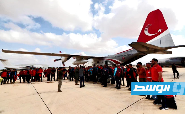 وصول 3 طائرات تركية بنغازي محملة بمواد إغاثة وأطقم فنية للبحث والإنقاذ