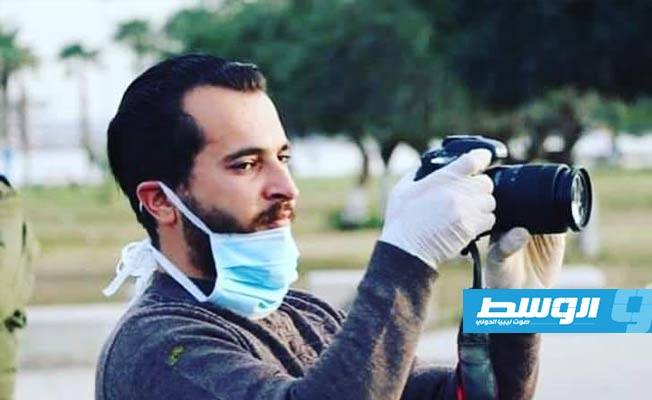 «الإعلام المستقل» تطالب السلطات العسكرية في شرق ليبيا بإطلاق المصور الصحفي عبدالسلام التركي وإسقاط التهم الموجهة إليه
