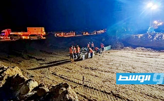 Construction of a temporary bridge linking east and west Derna begins