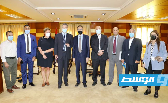 وزير الاقتصاد والتجارة محمد الحويج مع السفير الألماني ميشيل أونماخت الإثنين، 7 سبتمبر 2021. (وزارة الاقتصاد)