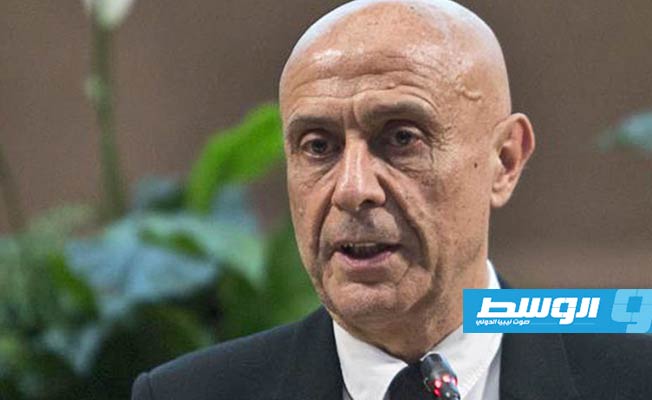وزير الداخلية الإيطالي الأسبق يتوقع «صداما محتملا» بين حكومتين في ليبيا
