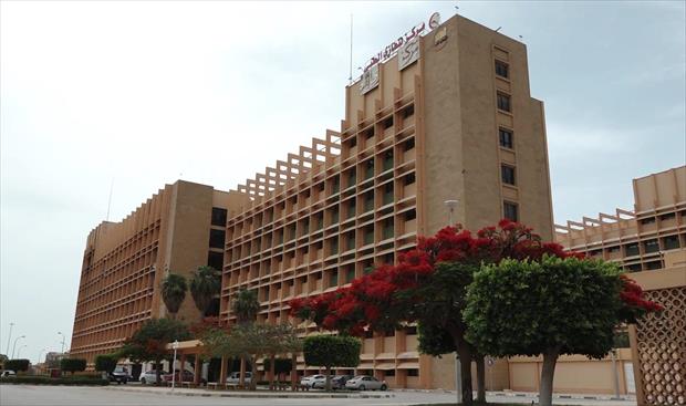مركز بنغازي الطبي: دفن وفيات «كورونا» تحت إشراف أطباء مكافحة العدوى