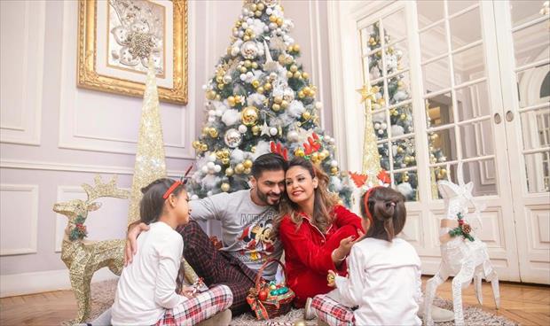 بالصور: خالد سليم يحتفل مع زوجته وابنتيه بالعام الجديد