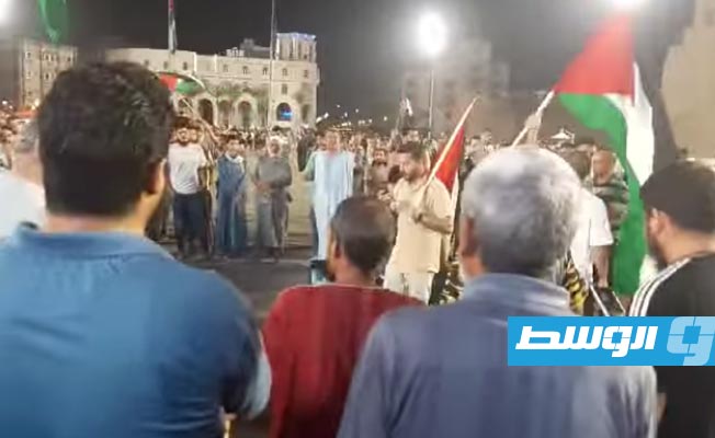 جانب من التظاهرة المنددة بجرائم الاحتلال الإسرائيلي بميدان الشهداء في طرابلس، الثلاثاء 17 أكتوبر 2023 (لقطة مثبتة من الفيديو)