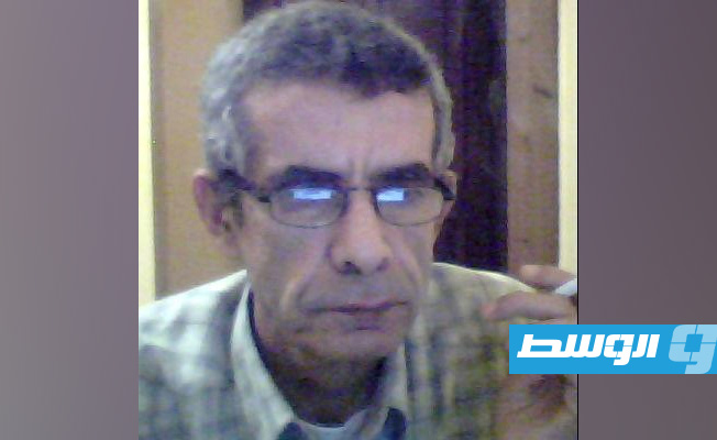 أسرة الكاتب عبدالرازق المنصوري تهدي مكتبته للأكاديمية الليبية