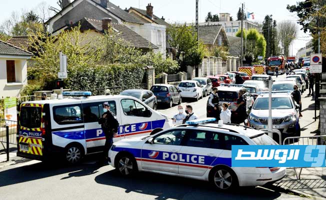 الحكومة الفرنسية تناقش قانونا جديدا لمكافحة الإرهاب عقب هجوم على مركز شرطة