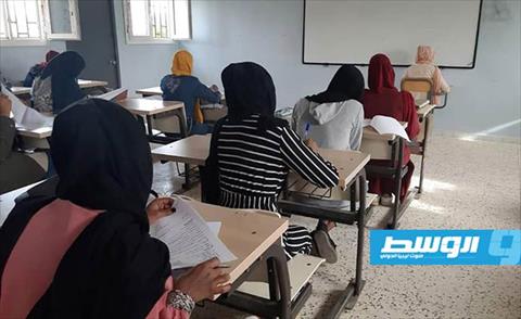 190 طالبا وطالبة يتقدمون لامتحانات القبول بالمعهد الصحي للتمريض في سبها