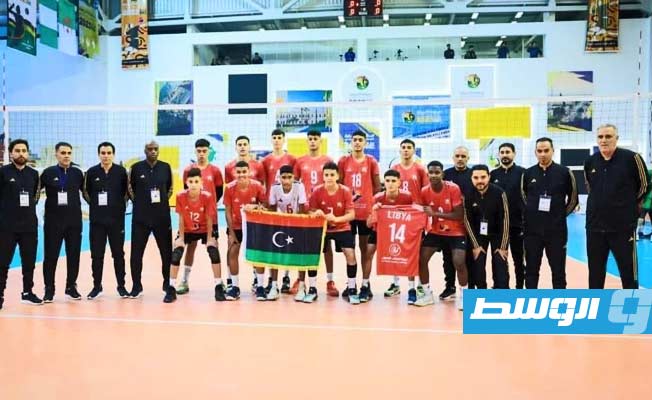 احتفال المنتخب الوطني لناشئ الكرة الطائرة بالفوز على تونس بنتيجة 3/1. (الاتحاد الليبي للكرة الطائرة)