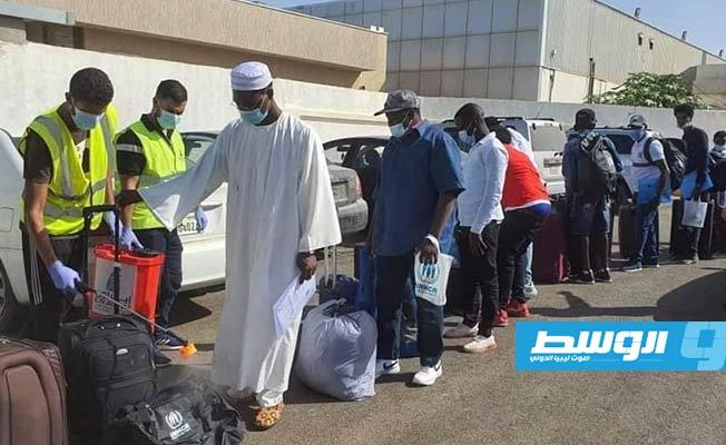 المنظمة الدولية للهجرة تعلن استئناف رحلات العودة الطوعية للمهاجرين من ليبيا بعد تعليقها لأشهر
