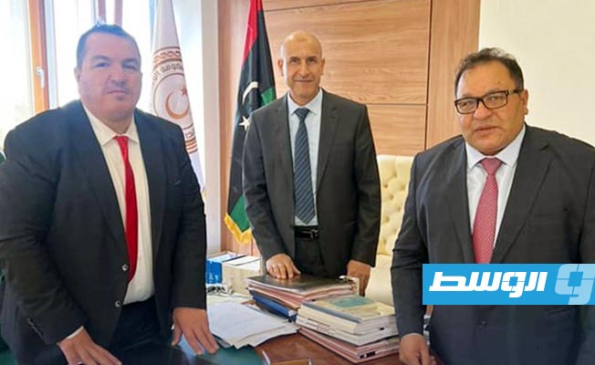 توقيع منح الربع الأول للطلبة الدارسين بالخارج بمقر وزارة التخطيط في طرابلس
