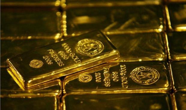 الذهب ينخفض لكن التوترات التجارية تبقيه فوق أدنى مستوى خلال 6 أشهر