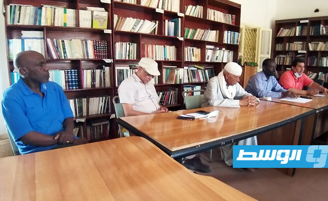 جلسة النقاش حول الطبقة السياسية الحاكمة وتطلعات الليبيين بمكتبة الـ«يونيسكو» في سبها، الخميس 24 يونيو 2021. (تصوير: رمضان كرنفودة)