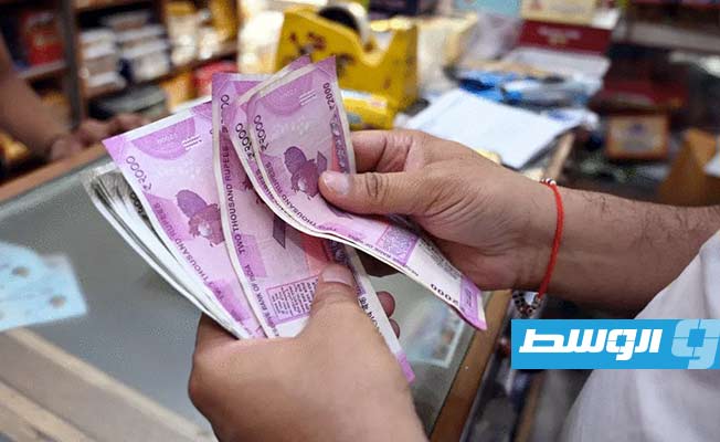 الإمارات والهند تتفقان على استخدام العملات المحلية في التحويلات المالية