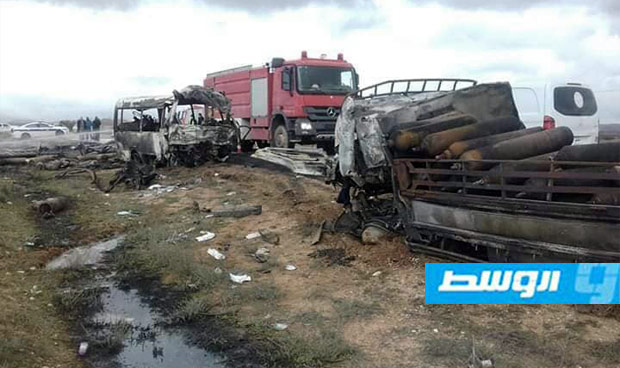 «داخلية الوفاق»: وفاة 13 شخصا جراء اصطدام حافلة وشاحنة جنوب غريان