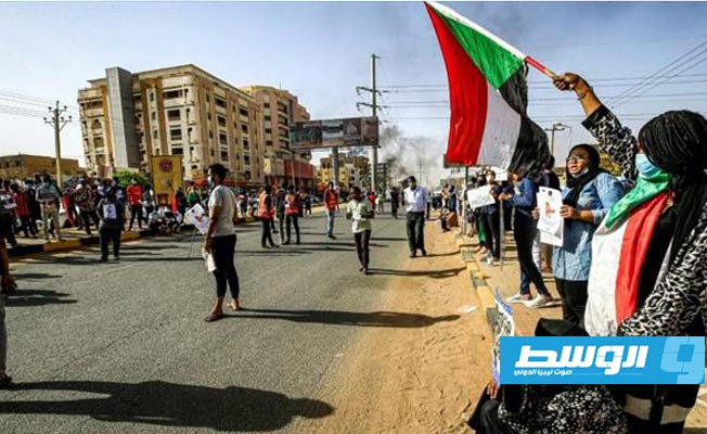 السودان.. متظاهرون يطالبون بـ«العدالة» في ذكرى توقيع اتفاق المرحلة الانتقالية