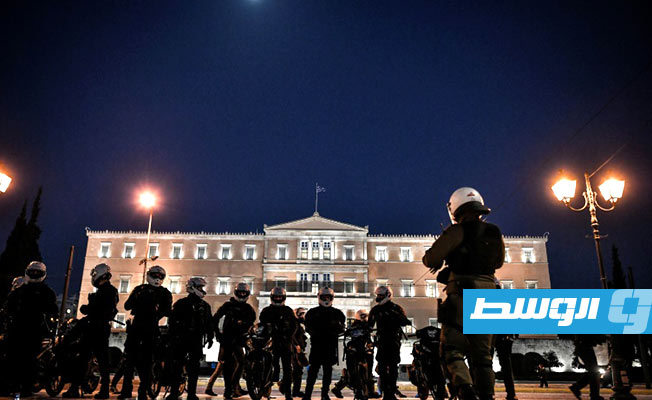 اليونان: صدامات بين الشرطة ومتظاهرين في أثينا