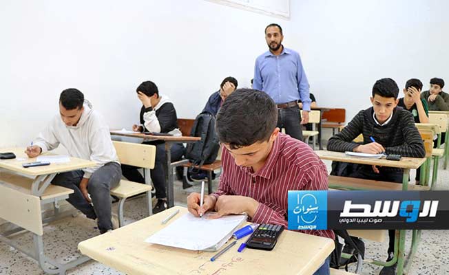 أكثر من 115 ألف طالب يؤدون امتحانات الشهادة الثانوية الأحد