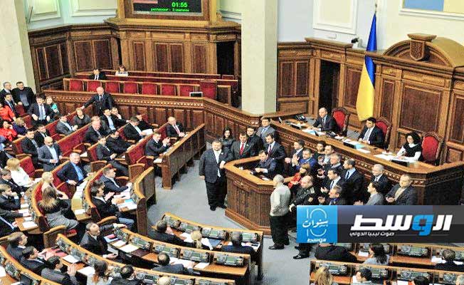 البرلمان الأوكراني يقر مشروع قانون التعبئة العسكرية المثير للجدل