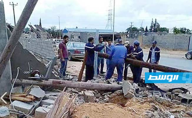 صيانة أضرار شبكة الكهرباء بقصر بن غشير