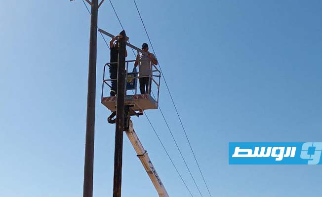جانب من اعمال صيانة شبكة الكهرباء في المنطقة الشرقية، 22 أكتوبر 2023 (شركة الكهرباء)
