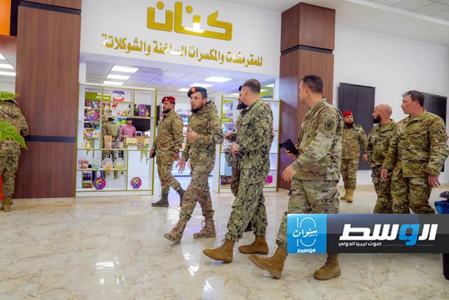 جولة الوفد العسكري الأميركي بمعسكر «اللواء 444 قتال» في طرابلس،. (صفحة اللواء على فيسبوك)