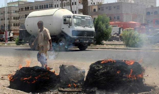 يمنيون يتظاهرون في عدن احتجاجًًا على ارتفاع الأسعار