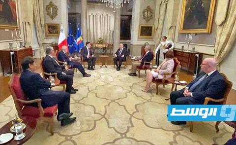 السراج يجري محادثات حول الأزمة الليبية مع رئيس الوزراء المالطي في فاليتا