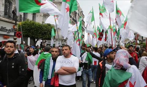 رفضًا لـ«تصفية حسابات» وتحديد مصير الانتخابات.. الجزائريون يتحدون الصيام والنظام