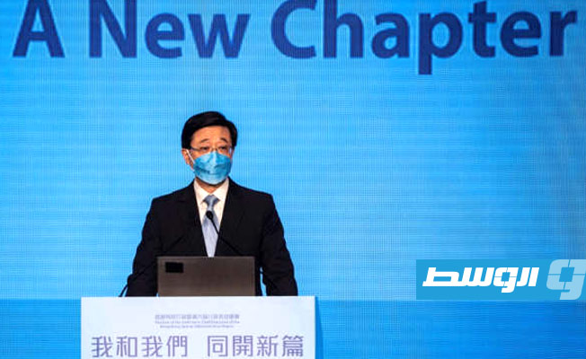 الرئيس الصيني يشيد بـ«مناخ جديد» في هونغ كونغ لدى استقباله زعيمها الجديد