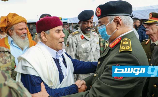 حفتر يقدم واجب العزاء في بوخمادة, 3 نوفمبر 2020. (صفحة القيادة العامة للقوات المسلحة العربية الليبية)