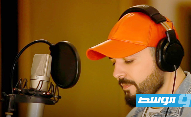 المغربي دوزي يقترب من مليوني مشاهدة بـ«نديرك أمور»