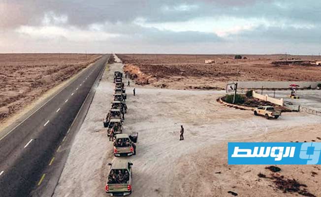 جانب من عملية أمنية ضد المهربين وسط الصحراء الليبية، الأحد 19 نوفمبر 2023 (اللواء 444 قتال)