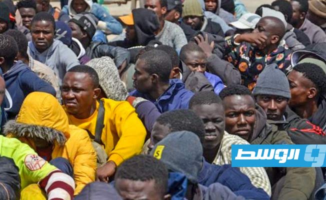 السلطات الليبية تنقذ مهاجرين في الصحراء طردتهم تونس