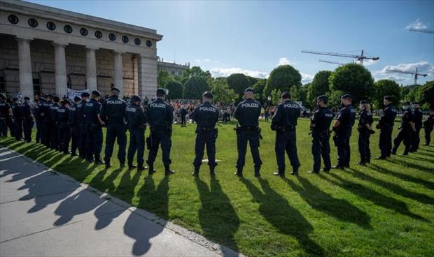 شرطة فيينا تغرّم رجلا لإطلاقه ريحا بصوت مرتفع