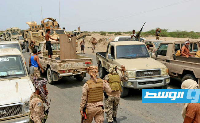 مقتل انفصاليين وجنود موالين للحكومة بجنوب اليمن في تبادل للقصف المدفعي